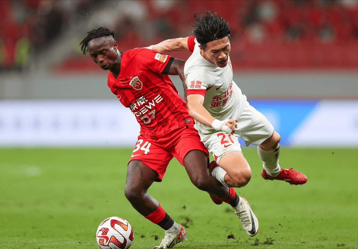 开云-上海海港加时末段临场应变，志在荷甲名次提升，赛场秩序良好，高层口径保持一致(2024上海港塞港状况如何)